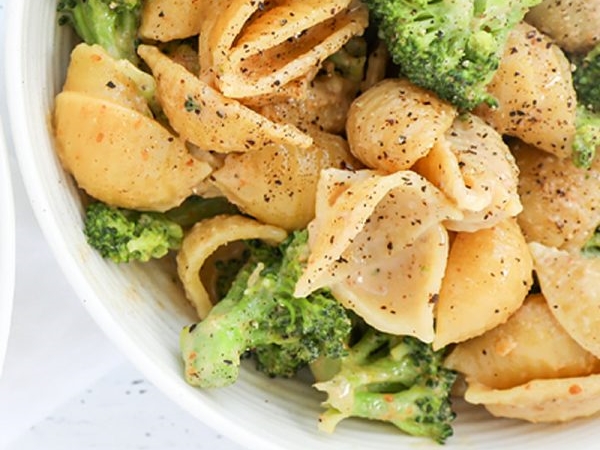 Vegan Creamy But Cream-Less Broccoli Pasta