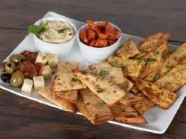 Mezza Platter with Plant Based Crusts